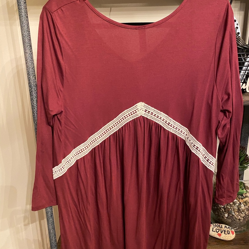 COPY - NWOT MED BURGUNDY 3/4 sleeve v neck @f